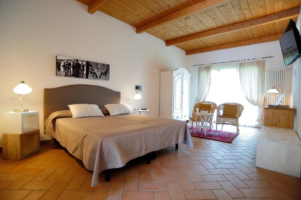 Agriturismo Al Colle แบร์ตินอโร ภายนอก รูปภาพ