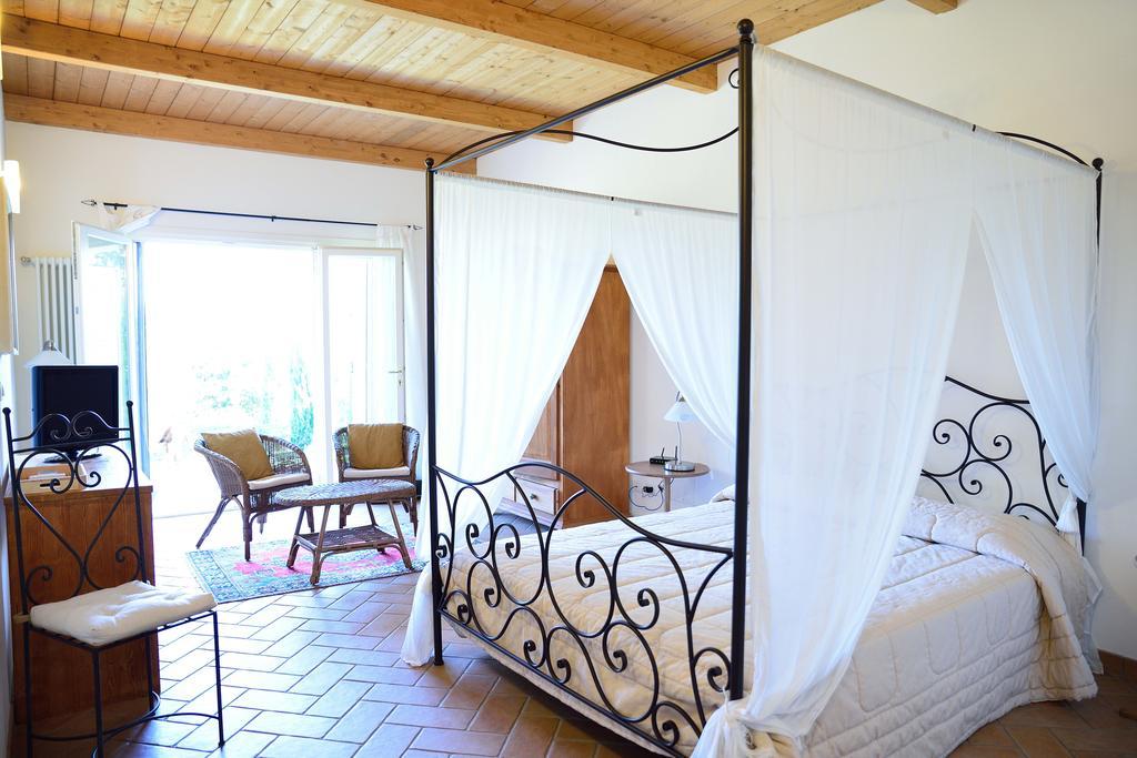 Agriturismo Al Colle แบร์ตินอโร ภายนอก รูปภาพ